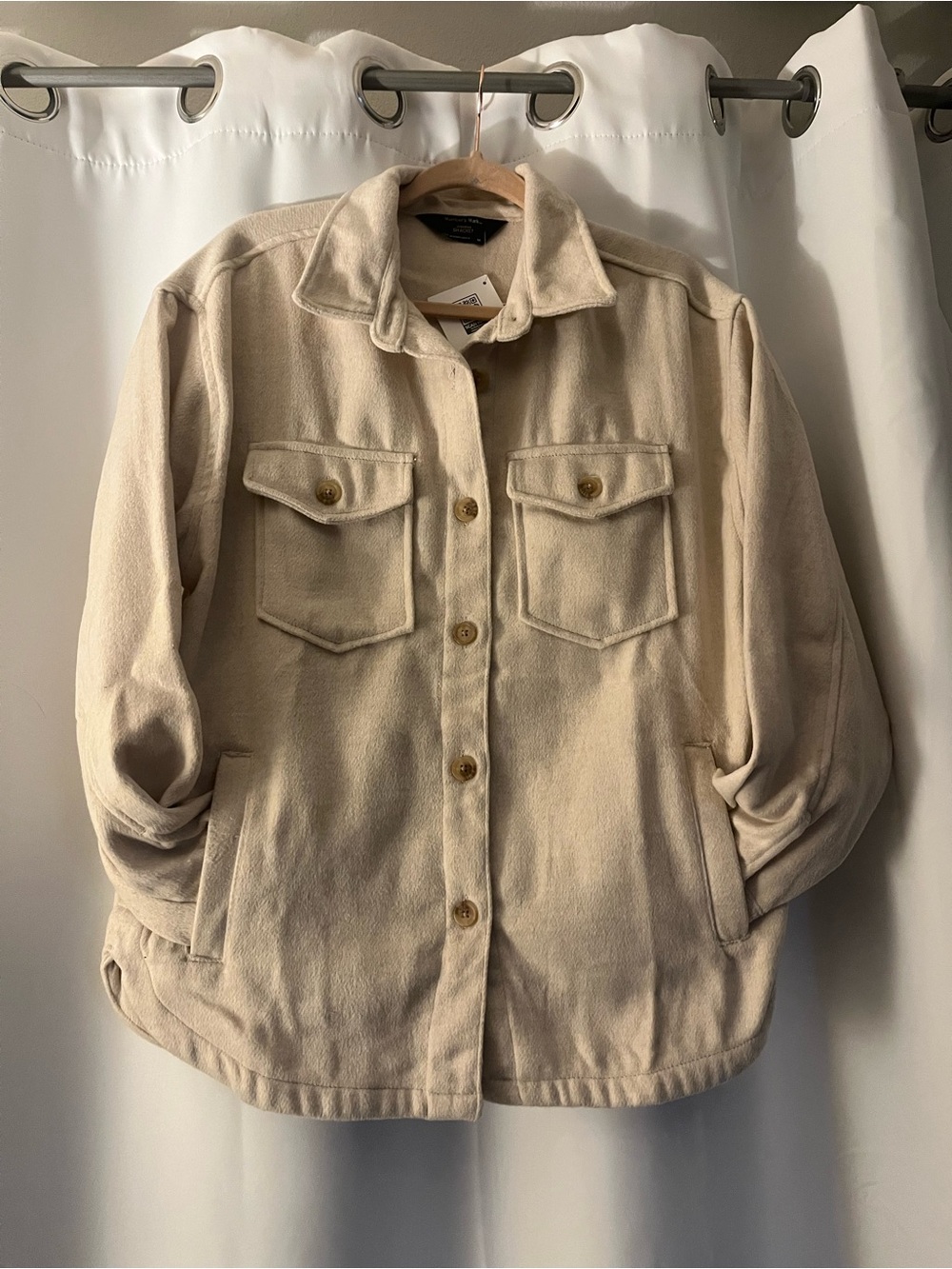 Women's Cream Button-Front Shacket with Chest Pockets
